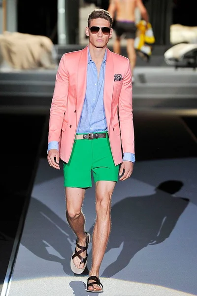 Look 14